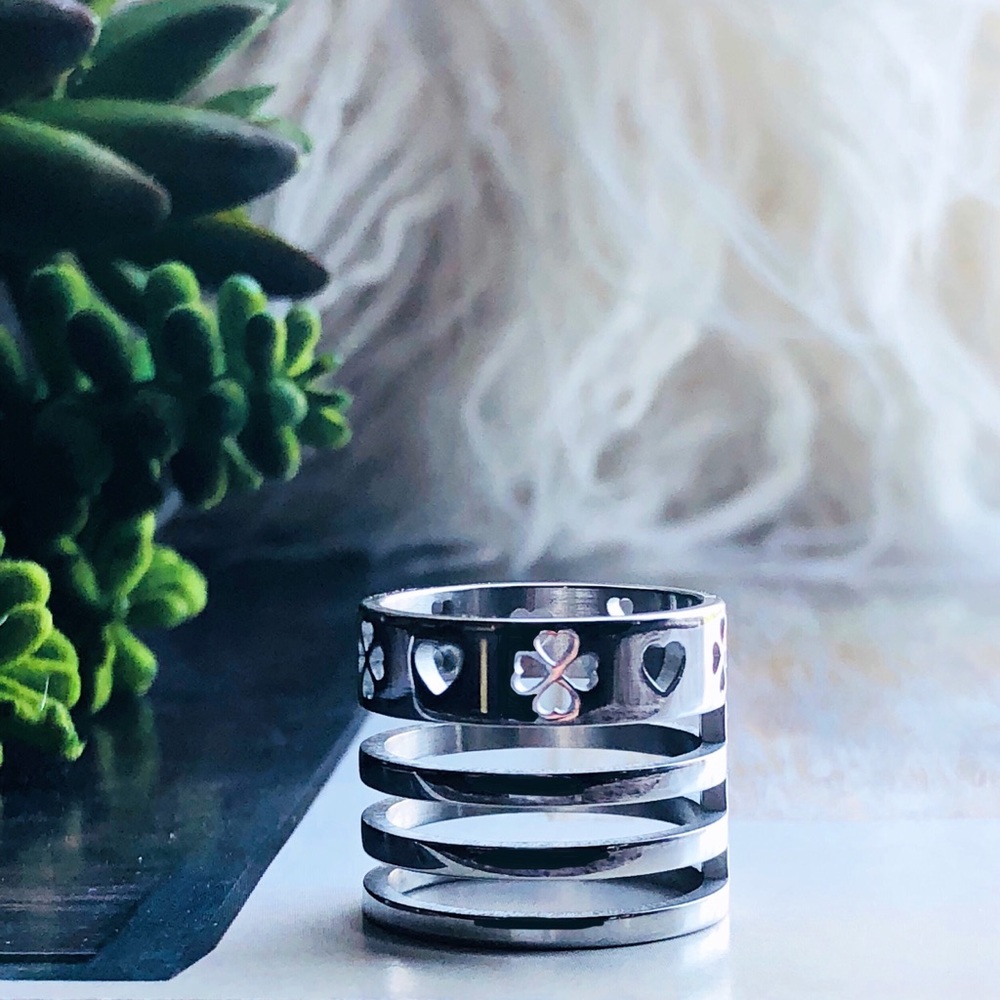 Silver Ring Heart Four Leaf Clover Size 8 flowers